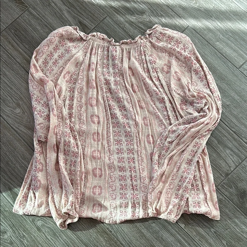 No Boundaries Pink V-neck Puff Sleeve Long Sleeve Blouse